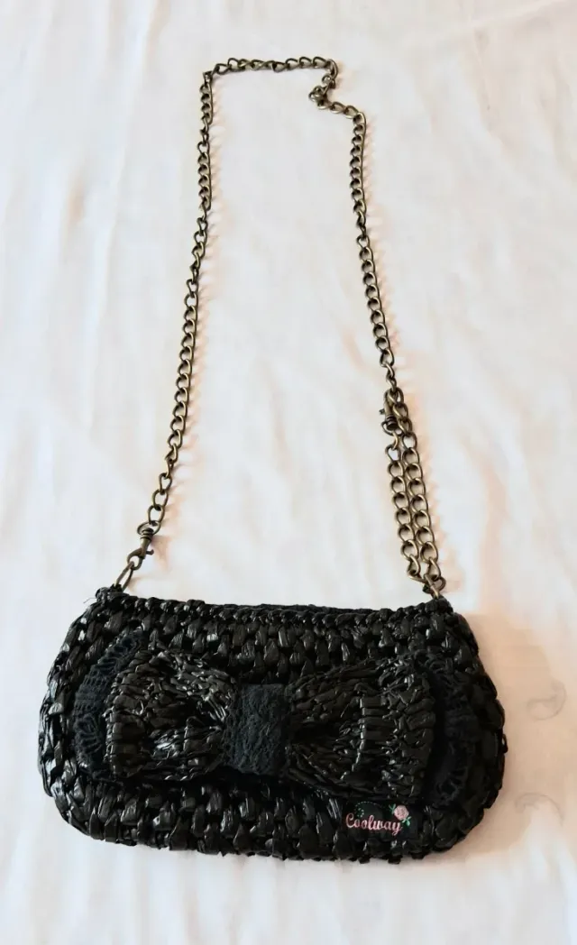 Bolso bandolera con cadena