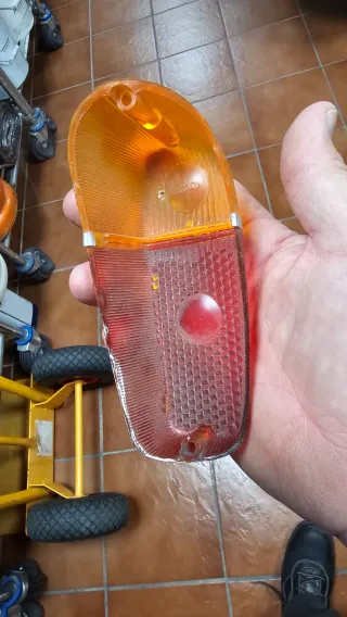 Luz trasera Seat 600d derecha