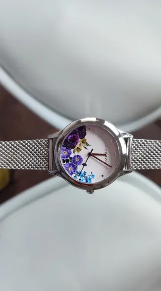 Reloj Viceroy con flores moradas y azules