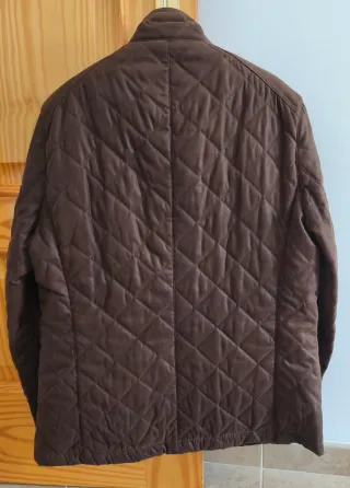 Chaqueta Zara Man acolchada marrón