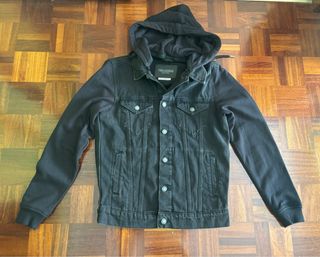 Cazadora vaquera con capucha Pull&Bear
