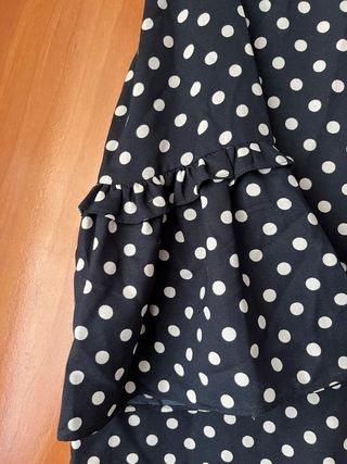Blusa de lunares negra y blanca