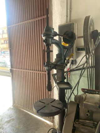 Taladro de pie fijo
