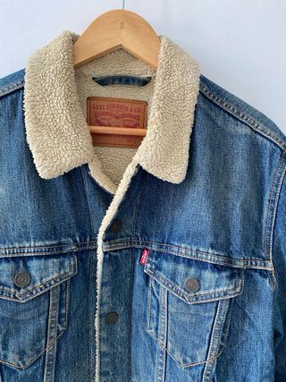 Cazadora Levi’s Sherpa forrada borreguito