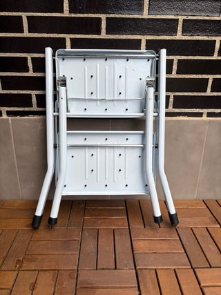 Escalera plegable 2 peldaños blanca