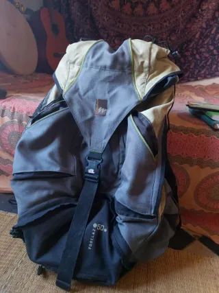 Mochila Quechua 60L Beige/Gris