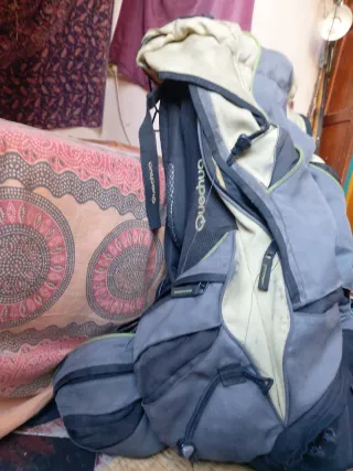 Mochila Quechua 60L Beige/Gris