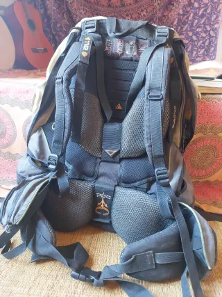 Mochila Quechua 60L Beige/Gris