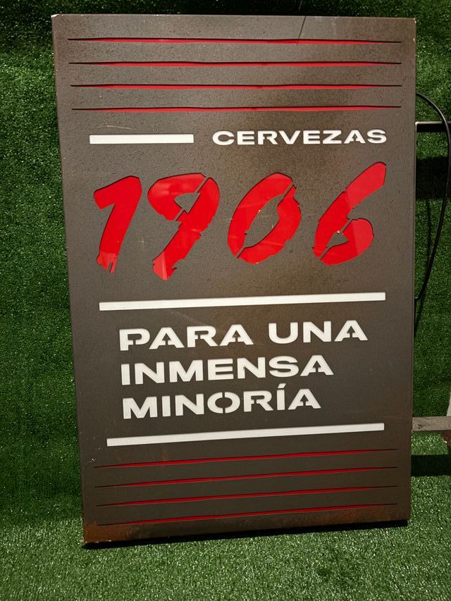 Letrero luminoso cerveza