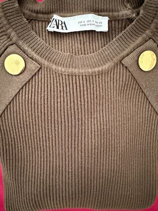 Blusa Zara punto botones dorados