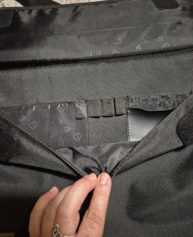 Maletín portátil y documentación