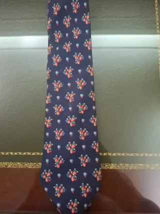 Corbata de seda Loewe azul y roja