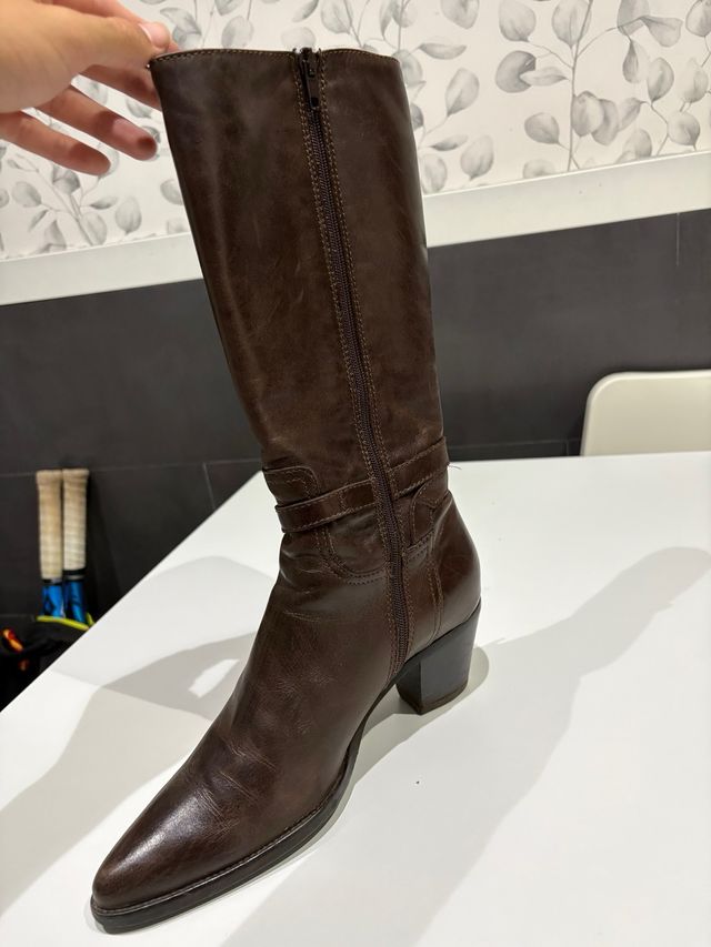 Botas altas de tacón marrones