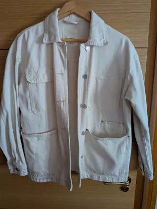 Cazadora vaquera Pull&Bear beige