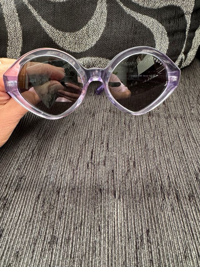 Gafas de sol Vogue moradas y negras