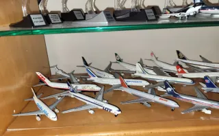 Colección 50 maquetas aviones 1:500