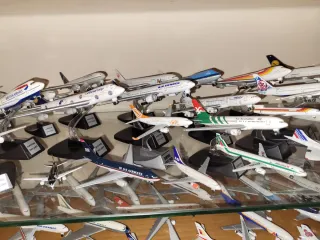 Colección 50 maquetas aviones 1:500