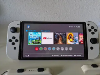 Nintendo Switch OLED bianco e nero