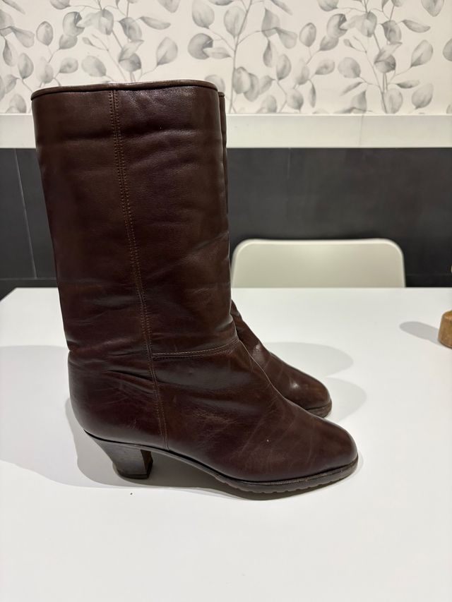 Botas altas de tacón marrones