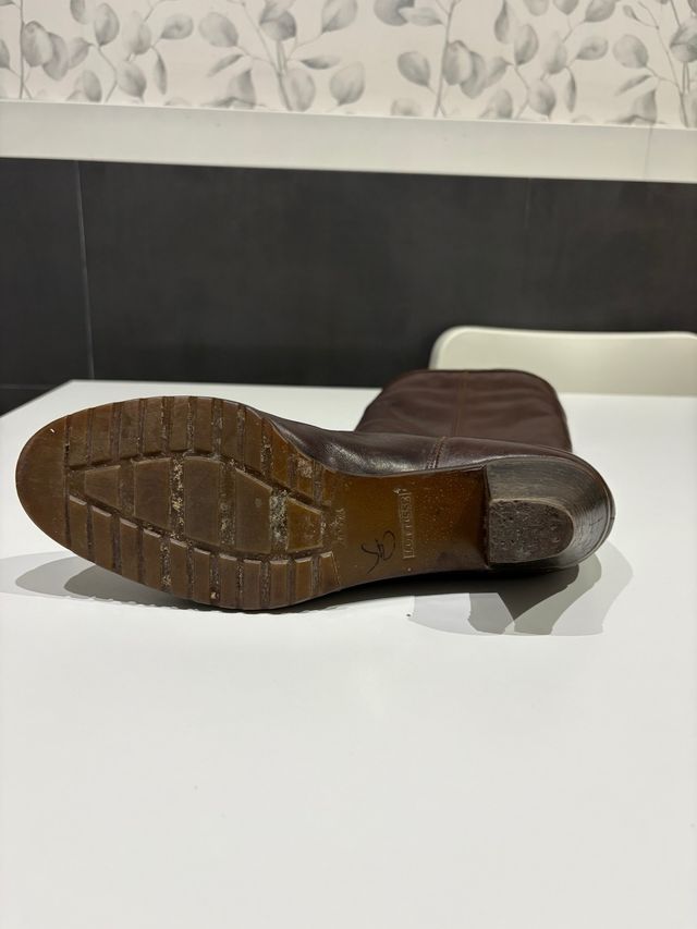 Botas altas de tacón marrones