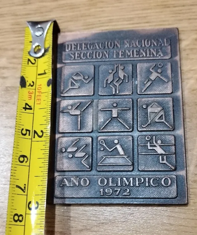 Placa Conmemorativa Nacional 1972 C. Infantil Fem.