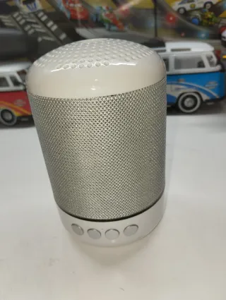 Altavoz Bluetooth Portátil Blanco y Plateado
