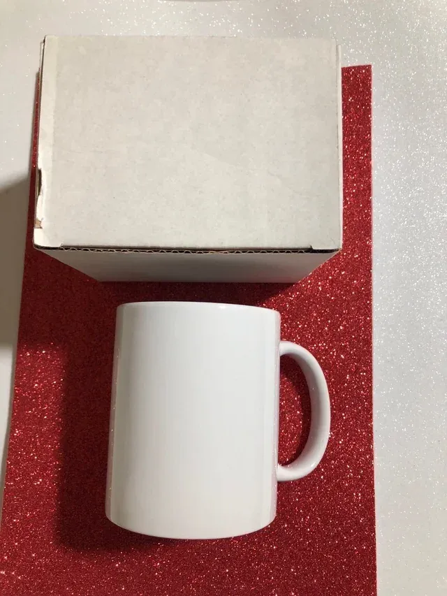 5 Tazas blancas con 25 Posavasos