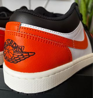 Nike Air Jordan 1 Low Naranja Negro Blanco