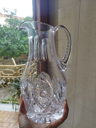 Caraffa di cristallo lavorato