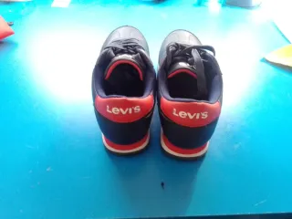 Zapatillas Levi's Negras Talla 37 (1 uso)