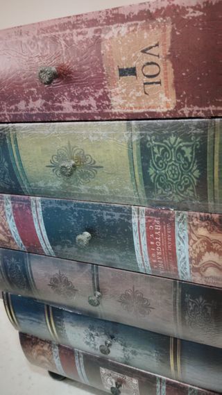 Libri in stile vintage Commode