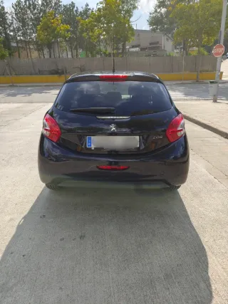 Peugeot 208 2015