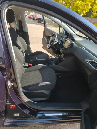Peugeot 208 2015