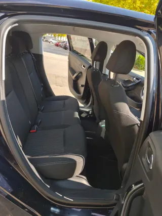 Peugeot 208 2015