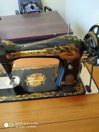 Máquina de coser Singer antigua