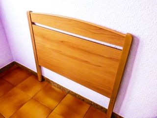 Cama formada por Colchón de Látex y Cabecero