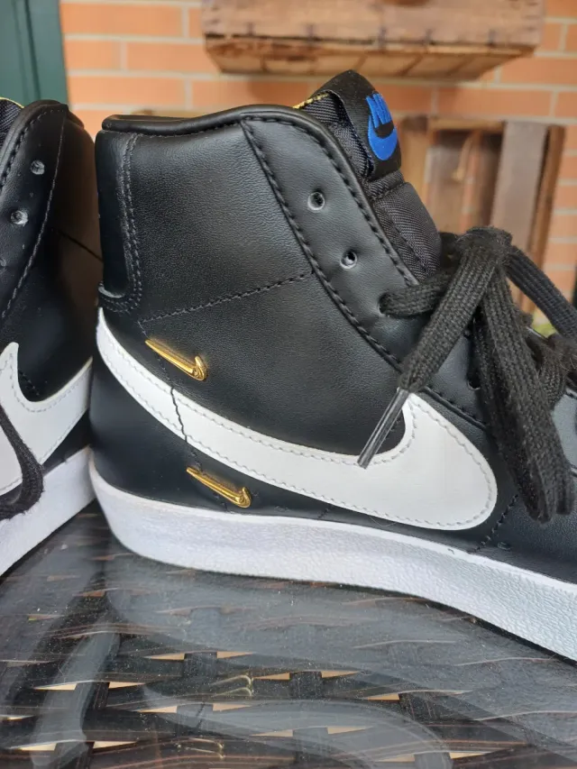 Nike Blazer Mid 77 SE Oro Metallico