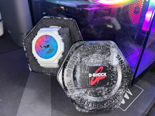 Reloj G-Shock Multicolor y Blanco
