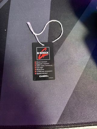 Reloj G-Shock Multicolor y Blanco