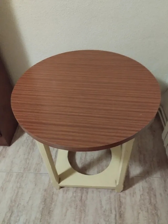 Tavolo consolle rotondo in legno