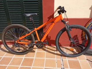 Bicicleta Rockrider 26 Naranja. Regalo casco