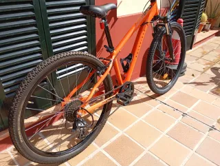 Bicicleta Rockrider 26 Naranja. Regalo casco