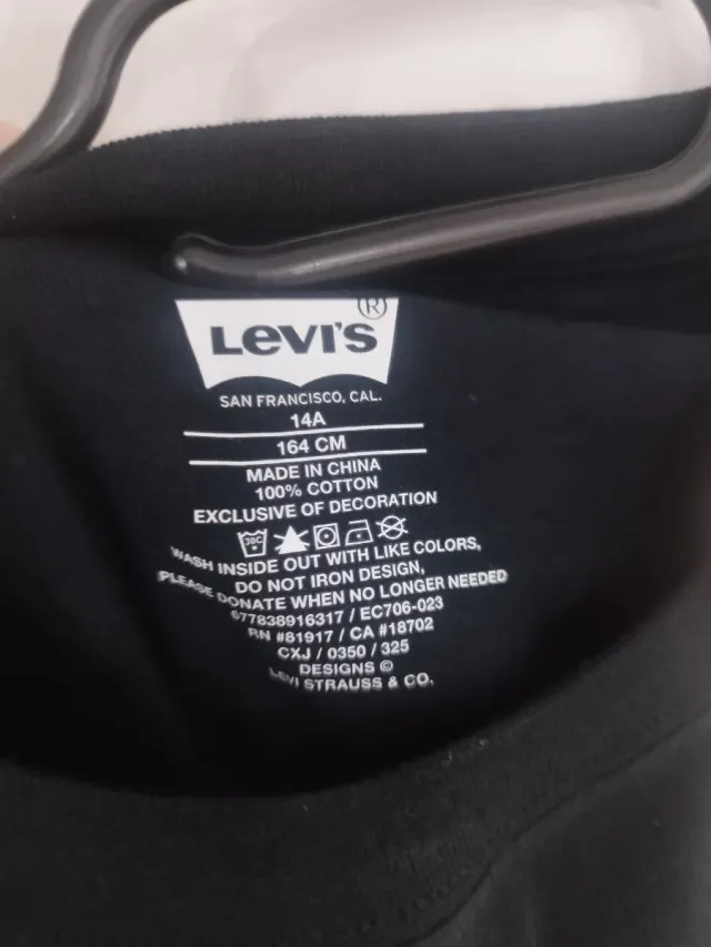 Camiseta Levi's Negra Manga Larga