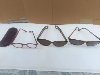 Gafas antiguas y funda