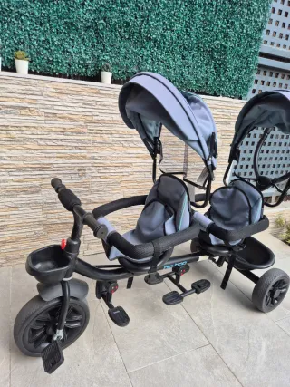 Triciclo Gemelar Doble Hip Hop Chipolino