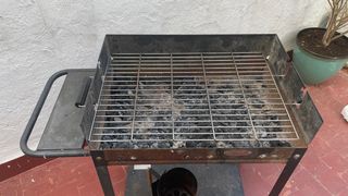 Barbacoa Portátil Negra con Ruedas + Utensilios