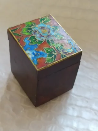 Cajita joyero esmalte cloisonné latón y madera