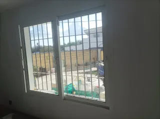 Ventanales correderos blancos