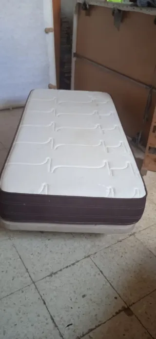 Cama individual beige