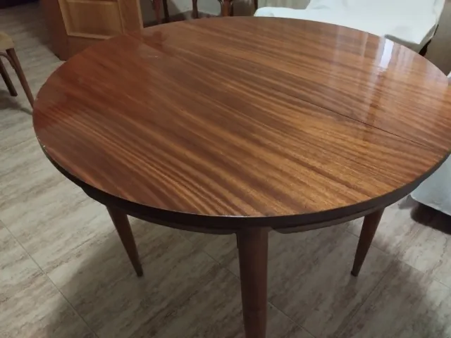 Salotto: tavolo e 6 sedie